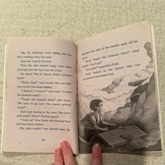 Pirates past noon- Magic treehouse #4! Scholastic! Like new! - Picture 6 of 9